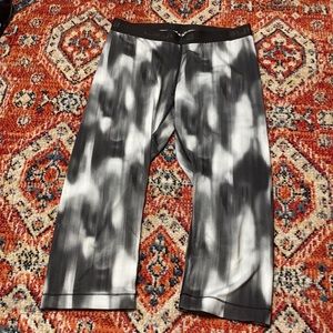 Cute  capris gray and white